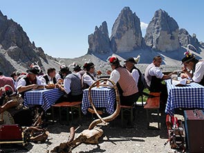 Mountain hut Antonio Locatelli